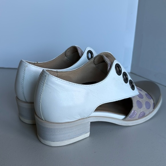 Unity in Diversity White and Gold Loafers with Unique Side Cut-Out Design - Picture 5 of 15